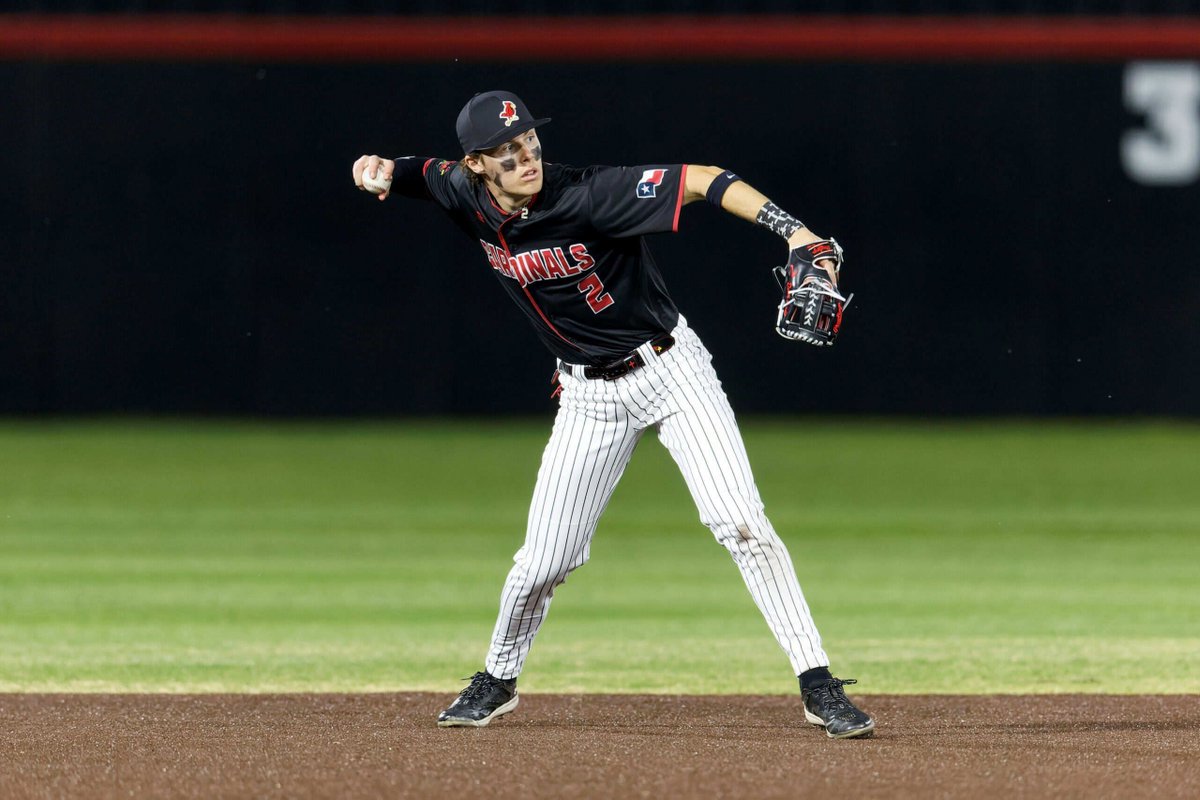 BaseballAmerica's tweet photo. The most recent Baseball America High School Player of the Year recipients:

• 2022 - Jackson Holliday, SS 
• 2023 - Max Clark, OF 
• 2024 - Konnor Griffin, SS/RHP
• 2025 - Ethan Holliday, SS 
• 2026 - Grady Emerson, SS

More on Emerson:
https://t.co/DKVFdIGV1H https://t.co/JK9sNHjmI9