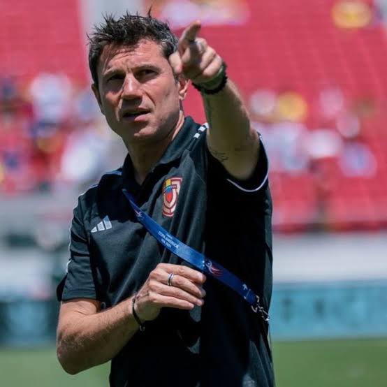lbdfut's tweet photo. ¿Algunas opciones para dirigir al Rojinegro? 🤔🔴⚫️🦊

DTs libres:

-Robert Dante Siboldi 🇺🇾
-Sergio Conceição 🇵🇹
-Leandro Cufré 🇦🇷
-Ernesto Valverde 🇪🇸 https://t.co/r3kfn7Qw74