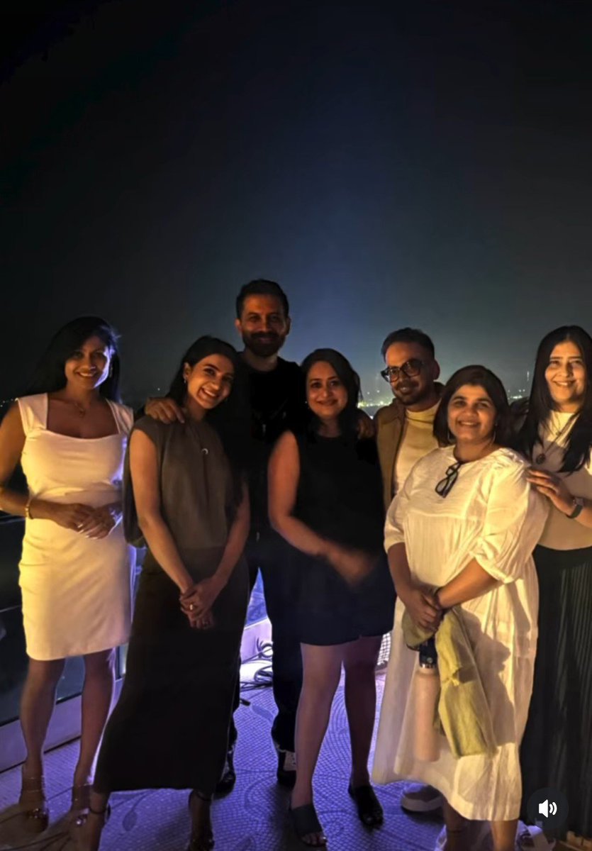 harshitha4444's tweet photo. Sam ❤️ Raj  
@Samanthaprabhu2  #RajNidimoru 
🫶👌
#SamanthaRuthPrabhu ✴️
#Samantha ❤️
#MaaIntiBangaaram 🔥 https://t.co/Ah6nATFFhs