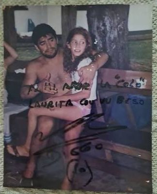 FerBonBlack's tweet photo. @Atilio00807547 No es tan bueno drogándose, bailando con Dictadores o abusando de menores?
Avísenle a la "nena" que cuando jugó con Inglaterra en el 86, el padre tenía 24 años y Messi tiene 39, edad en la que su papá estaba fisura por ahí... https://t.co/4B04bVBjVo