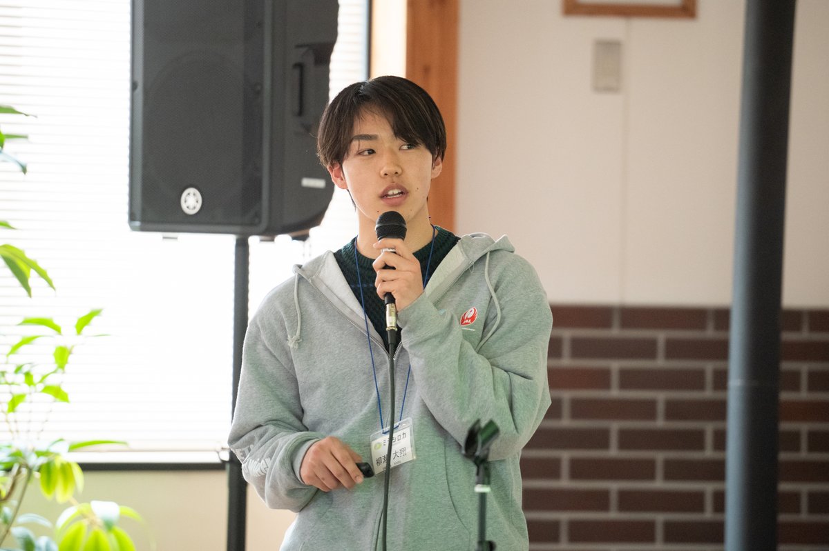 michishiloca's tweet photo. 【フィールドワーク in更別村 2026年冬】DAY6
最後は右往左往パニックチーム（柳瀬さん）の「ドームテントが繋ぐ更別村の新しい地域社会デザイン」。十勝を訪れた人に更別村に宿泊してもらうアイデアとして冬期間のドーム型テントを提案。天体観測や雪に囲まれたワクワク感についての魅力を語りました https://t.co/30kgTQRVyV
