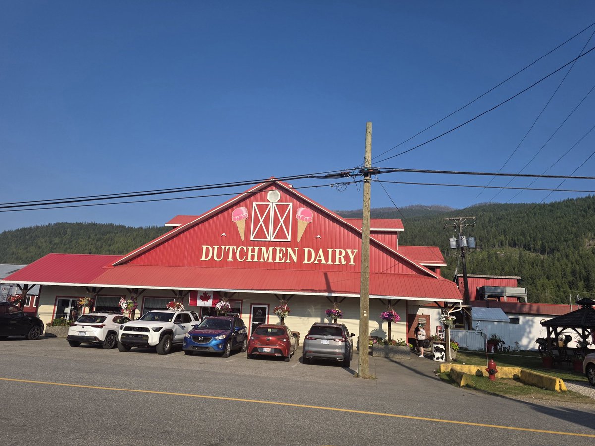 3rwinU's tweet photo. #IceCream in #Sicamous #FruitMarket https://t.co/2gJtllBFap