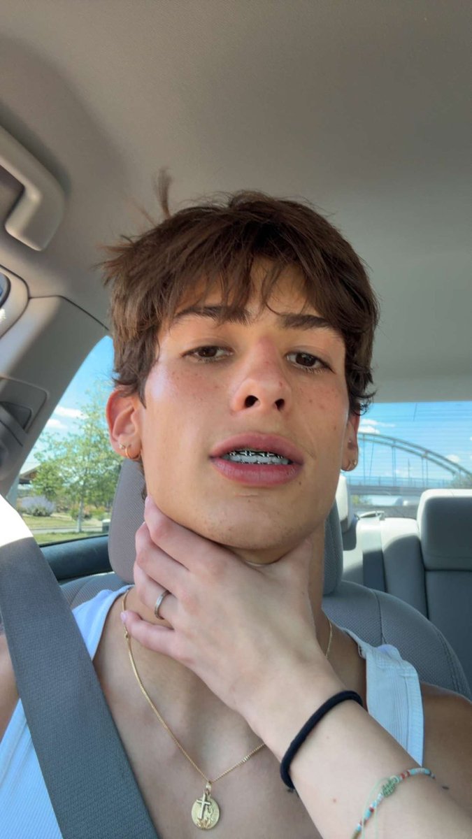 Erik tweet media