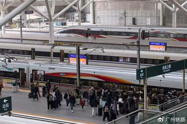 The Guangzhou-Shenzhen-Hong Kong high-speed railway handled 16.96