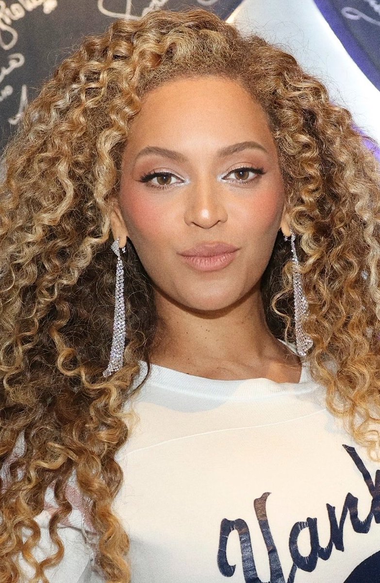 beyhivecombr's tweet photo. Obsessed https://t.co/hploIrlqIF