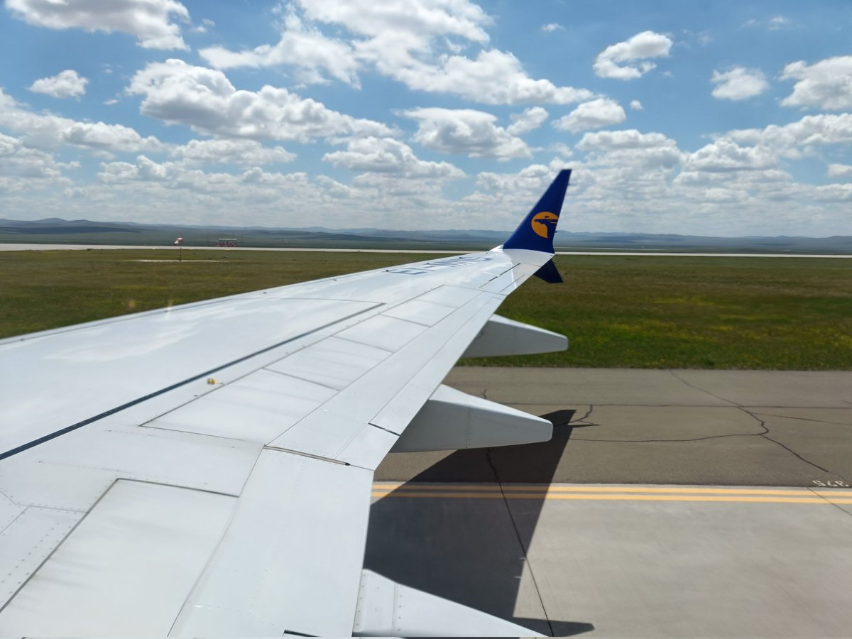 miya6764's tweet photo. 成田⇔ウランバートル
MIATモンゴル航空 (6.4万) 5.5H

空港→スフバートル広場　シャトルバス(15000MNT) 1.5H

KHARAA HOTEL (0.6万/泊) 3泊
＃ウランバートル　＃モンゴル https://t.co/ucSaCZtRaE