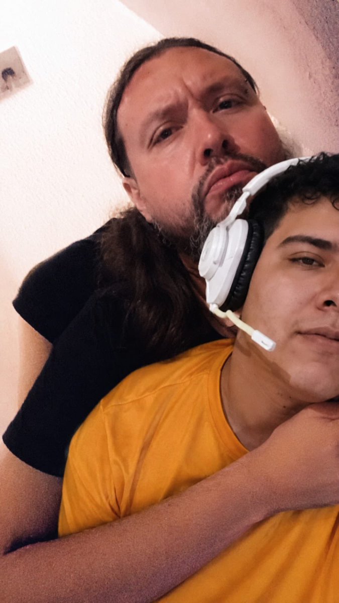 deportevmx's tweet photo. 6 meses a lado de mi deudor más hermoso del mundo. Mi inspiración más grande. Te amo mi sin huevos. https://t.co/dCSUQ4g2wr