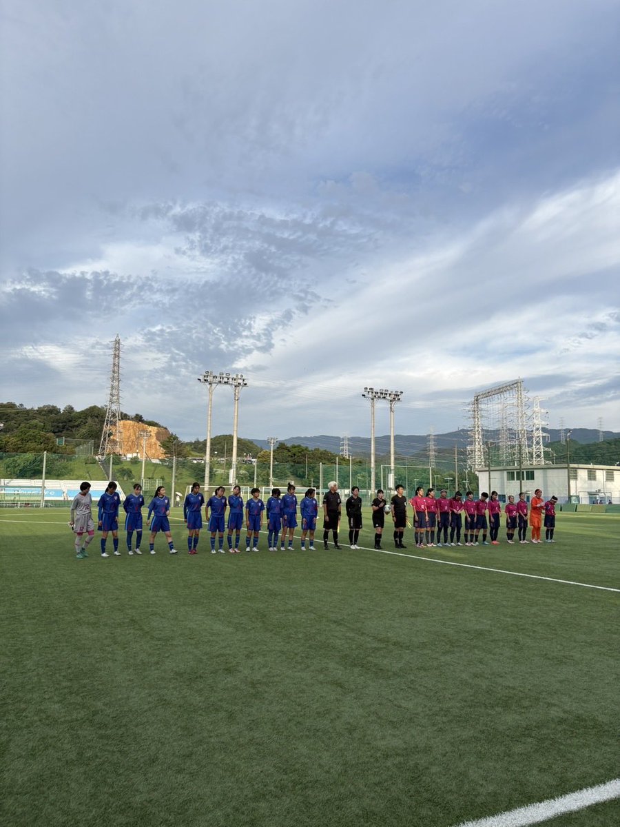 otemon2017's tweet photo. 第32回大阪女子サッカー選手権大会 
準々決勝
vs大阪学芸
1-2

応援ありがとうございました🐧 https://t.co/jm0fY6MXao