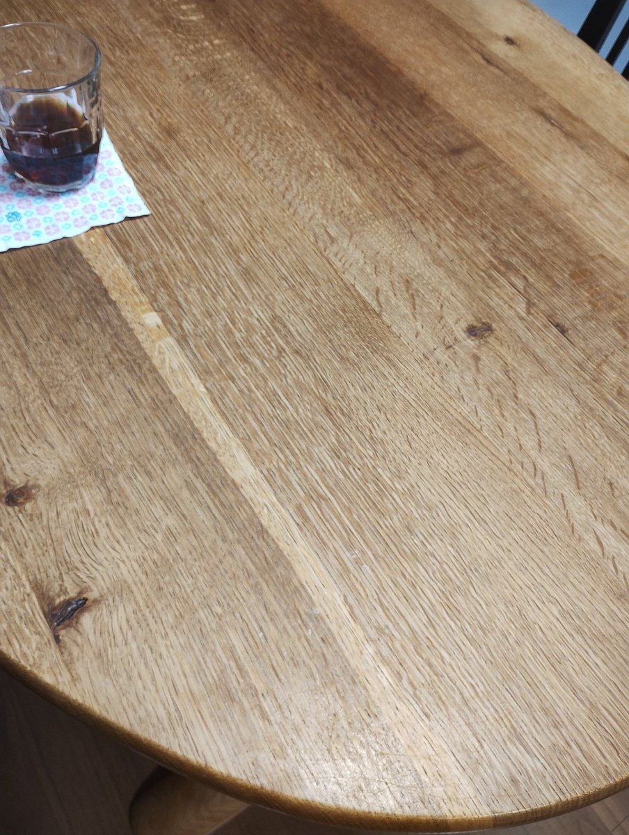428neko396's tweet photo. 生活スタイルが変わってきたので、テーブルをかえました。
森のことばの楕円テーブル

可愛すぎる

怪しいくらいに褒めながら設置した変人。

楽しかった
控えめな節とかこの白く入ったラインとかさ
好き https://t.co/GAb35w0z9s