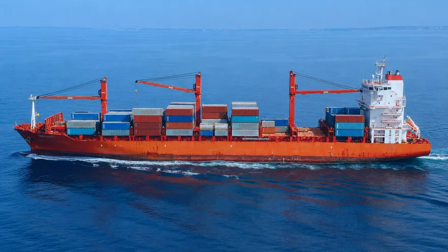 HuevaToi's tweet photo. The older an industry is, the harder it usually is to modernize.

That's why I don't expect maritime RWA to move overnight.

After reading more about @EthraShip it feels less like a quick crypto launch and more like a long process of connecting traditional shipping with on-chain infrastructure.

That's honestly what makes it interesting.

Fast hype disappears fast.

Slow execution usually has a better chance of lasting.

Curious to see how $SHIP develops from here.