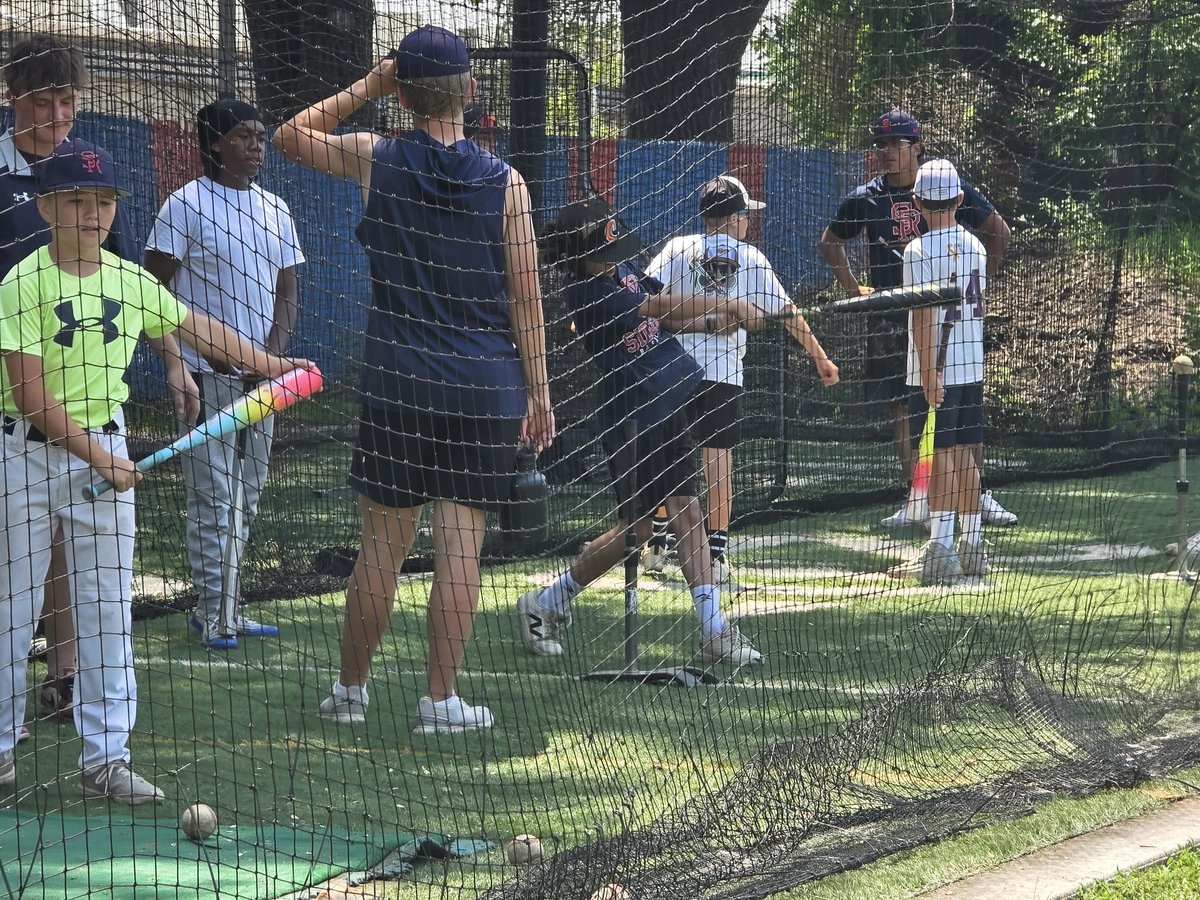 StRitaBaseball's tweet photo. Thank you to the 135 grade school kids who braved the heat today for day #1 of our annual summer baseball camp. #SRBaseball https://t.co/PBYlkI3djr