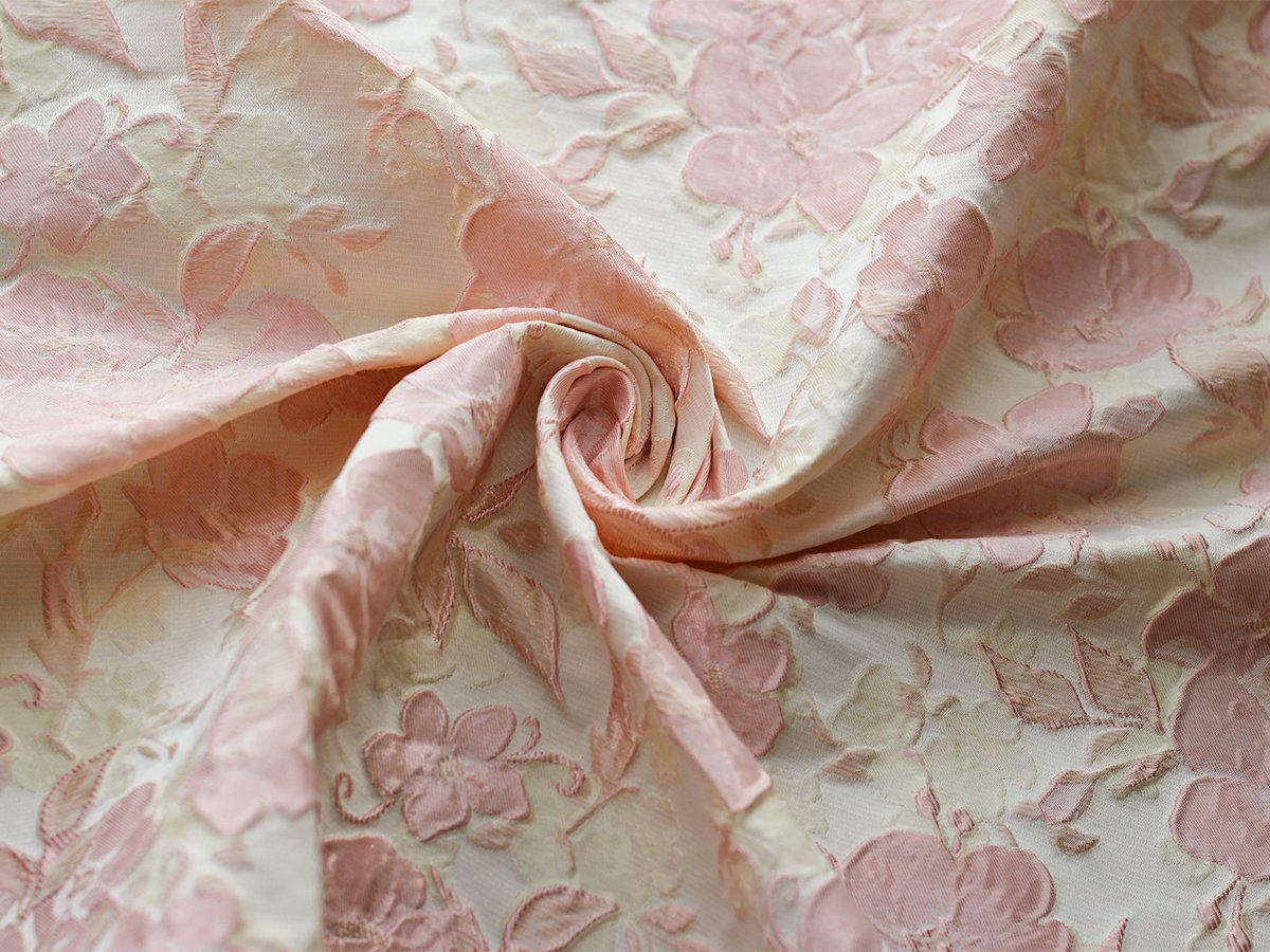 Grace7989's tweet photo. Soft pink floral jacquard fabric 📷
Misty nude base with 3D woven flowers, gentle drape, and romantic vibe.
Perfect for spring dresses, blouses, and delicate home decor.
#Jacquard #floralfabric #fabriclove https://t.co/A74Ups6rLh