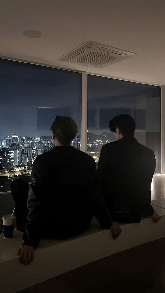 ahinvill's tweet photo. time flies when I'm with you. https://t.co/QqSiTGW2WG