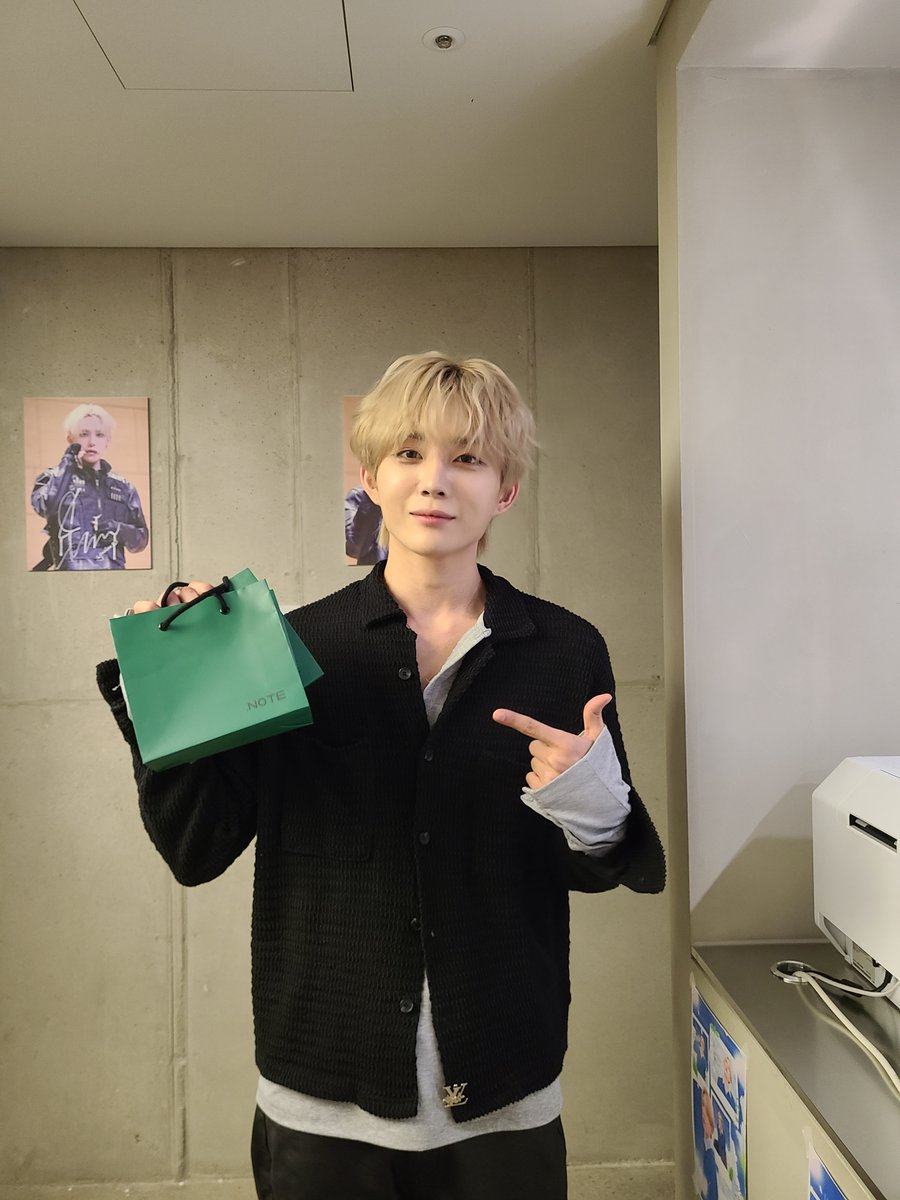 DotnotePerfume's tweet photo. NINE.i의 LAVIN이 .NOTE에서 생일을 축하했어요 🩵

LAVIN은 우리 홍대 스튜디오에서 i.ENIN과 함께 생일을 보냈어요 — 음표를 고르고, 자신만의 향을 블렌딩하며 특별한 향기 추억을 만들었어요 ✨

📍.NOTE Hongdae

#LAVIN #래빈 #NINEi #ナインアイ https://t.co/3RWsjw8ppq
