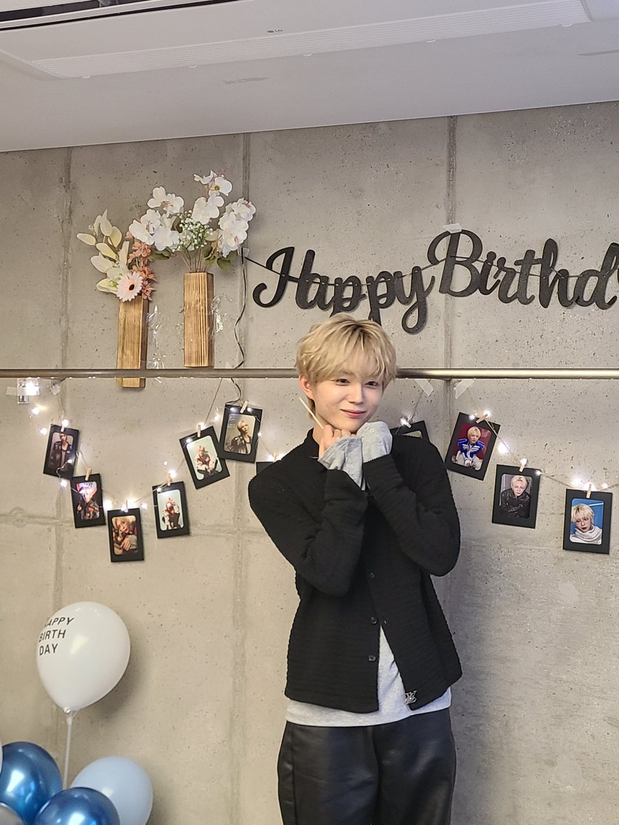 DotnotePerfume's tweet photo. NINE.i의 LAVIN이 .NOTE에서 생일을 축하했어요 🩵

LAVIN은 우리 홍대 스튜디오에서 i.ENIN과 함께 생일을 보냈어요 — 음표를 고르고, 자신만의 향을 블렌딩하며 특별한 향기 추억을 만들었어요 ✨

📍.NOTE Hongdae

#LAVIN #래빈 #NINEi #ナインアイ https://t.co/3RWsjw8ppq