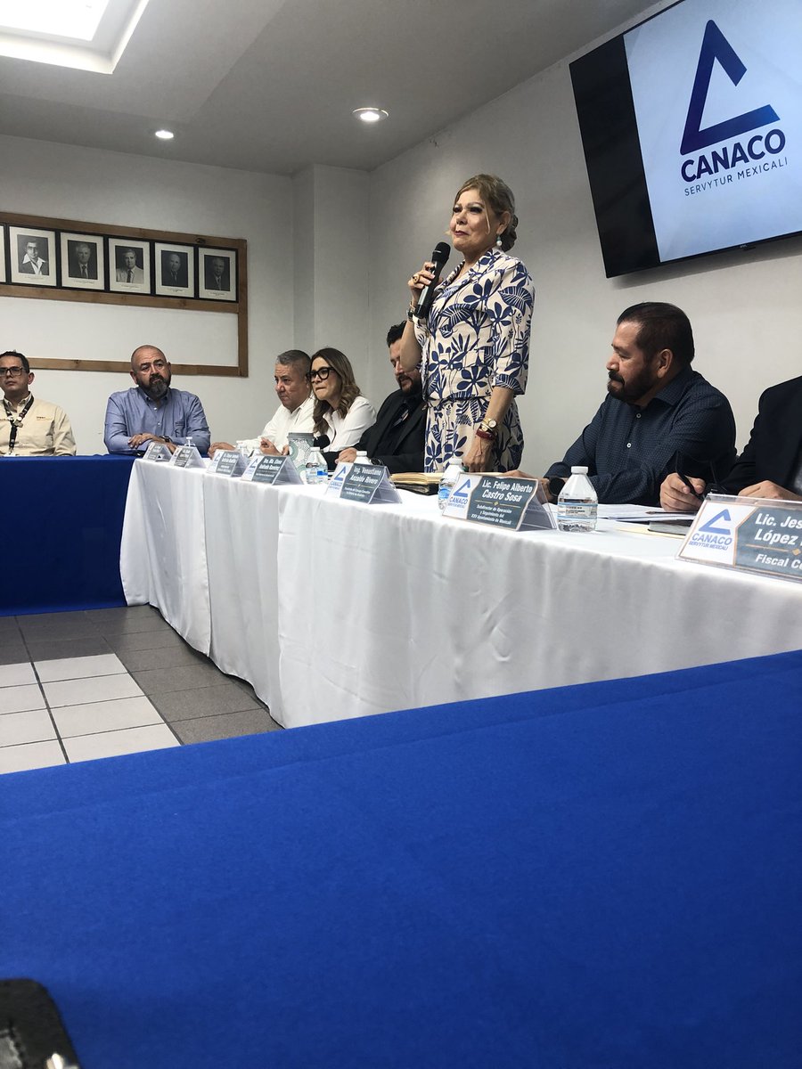 myrajuliet's tweet photo. Participación en el Consejo Consultivo Ciudadano en materia de Alcoholes de nuestra ciudad, en representación  del Comité Ciudadano de Seguridad Pública Mexicali, donde se contó con la presencia de la Dra. María Elena Andrade R., titular de la Fiscalía General del Estado (FGE). https://t.co/iqArJ3150k