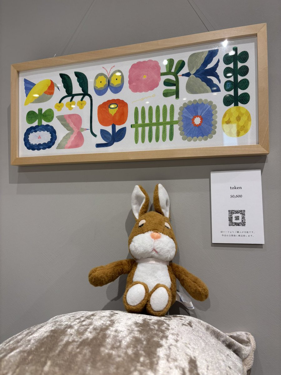 usamin_nb's tweet photo. #近藤百恵 展 に遊びに来た うさみん 🐰
すてきな作品は、ぜひ間近で見てね✨
詳細は日本ベッドのIGで！

#日本ベッド  #totoganashi https://t.co/FoL3SLobHA