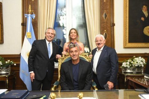 luisrodriguezrm's tweet photo. Militaste 1020% de inflación durante 4 años calladito la boca, y viviendo a costa de los impuestos de todos. De mínima cerrá el orto, carancho del sobre. https://t.co/NW0mpyhzVr