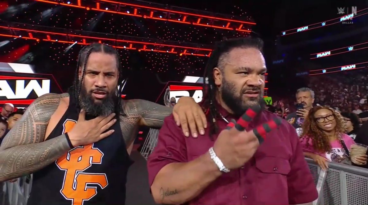 theusotwinzcom's tweet photo. Monday Night Raw Captures: https://t.co/FvZps9OUwG #WWERaw #BigJim https://t.co/az0vcVBzIL