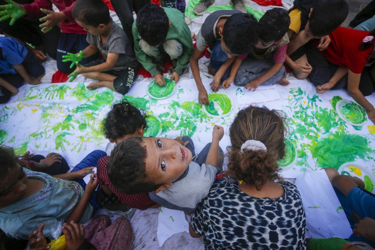 Avispa_Midia's tweet photo. Uso de drones y francotiradores contra infancias arroja 30% del total de muertes en Gaza. Se suma a una crisis de salud, abortos y malformaciones, principalmente por los escases de nutrientes y un coctel de distintos factores

👉 https://t.co/dM7E4BnYT7 🐝

#Gaza #Palestina https://t.co/UNyWXrOHne