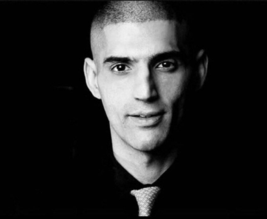 CrewMartini's tweet photo. The Future Undefeated Undisputed Middleweight Champion of the World. The Undefeated Undisputed Middleweight King a £30 billionaire. @UmerEKhanSnr https://t.co/6RnUUiiwHE