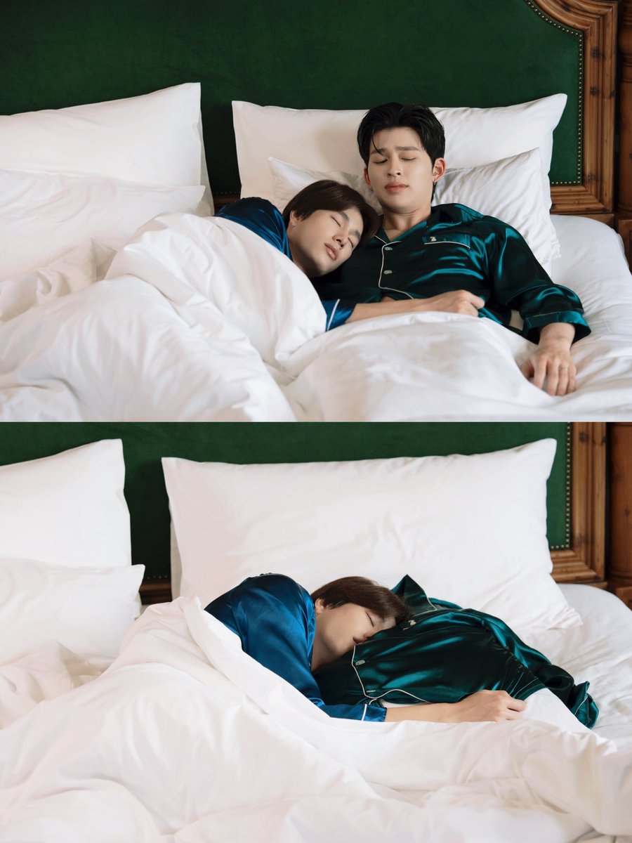 phuwin_meow21's tweet photo. when peach was single he sleeps leaving space on r8 side curled up on to his left side,i mean I wouldn't trade my side of the bed to any1 not even my partner but peach's way is more satisfying the way he ends up snuggling thee to his side of the bed without even trading places😛 https://t.co/rxFC8cj9Jy