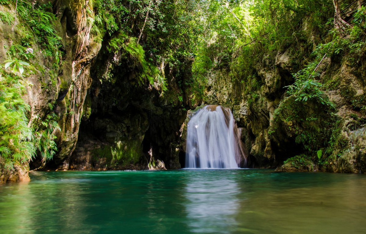 MinturCuba's tweet photo. ✨Parque Natural El Cubano. Muy cerca de Trinidad, descubre un entorno donde naturaleza e historia se complementan para ofrecer actividades inolvidables: senderos, cascadas, pozas y paseos a caballo. 🌿

#ParqueNaturalElCubano #ViajaACuba #CubaMágica #CubaUnica #Cubatravel https://t.co/z4azkZy4GP
