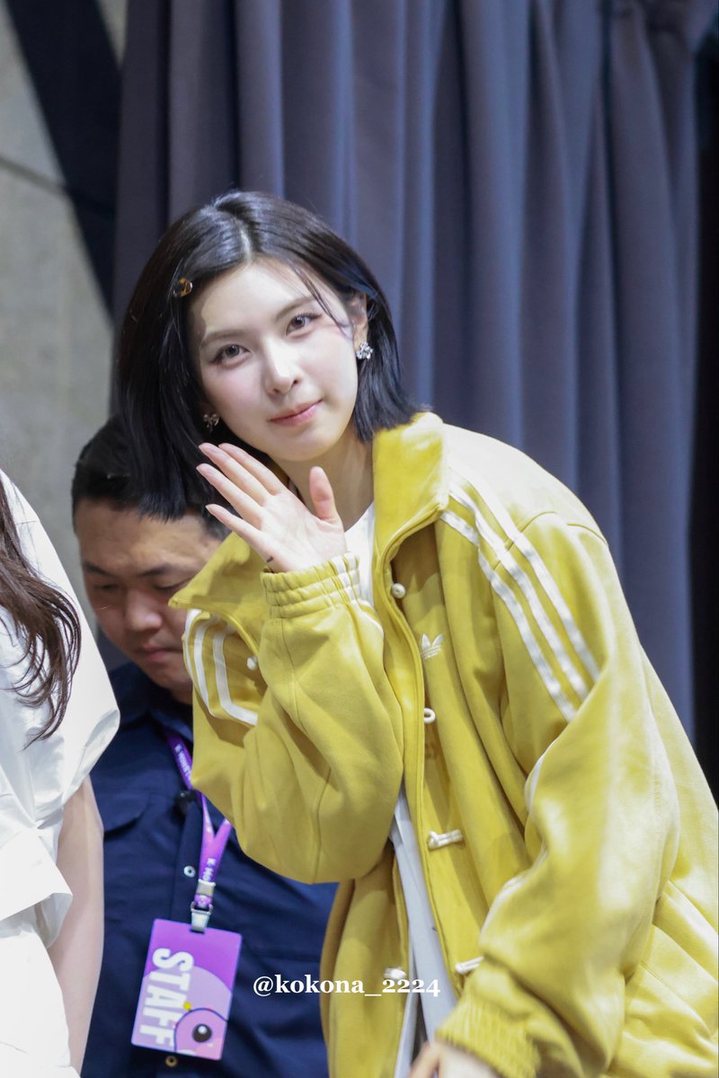 kokona_2224's tweet photo. 260710 Fansign
Bae chu~₍ᐢ..ᐢ₎♡
#NMIXX #Bae #Baejinsol
#엔믹스 #배이 #배진솔 https://t.co/9PD60yQxxl