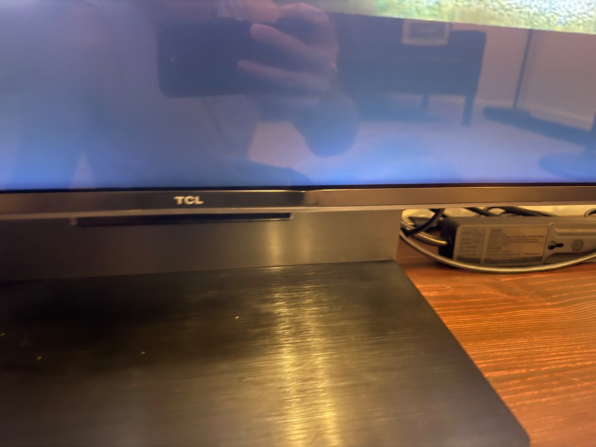 patrickharrison's tweet photo. @TCL_USA I just bought a 55 QM7k. It looks and sounds great but the bottom bezel is a little dinged up. If I walk up to the tv and look straight down I can see light coming through the gap. Should I return it to Wal-mart while I still can or will it be ok? https://t.co/npZS3ILftt