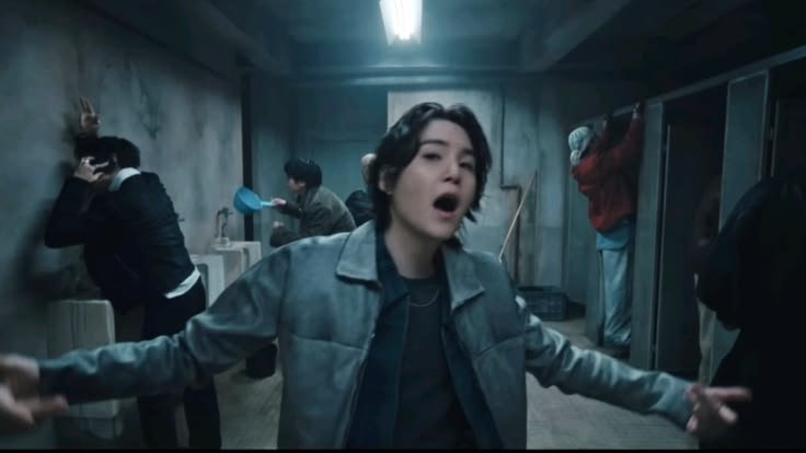 7withluv__'s tweet photo. bts and their obsession with bathroom.. we're going back to roots 😭 https://t.co/YED1SwwfIi