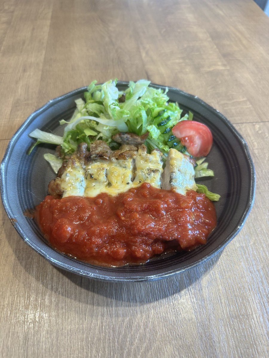 _okimaro_'s tweet photo. おはようございます☀
7/14(火)11:00-22:00
本日も宜しくお願い致します🎵

日替わりランチ
"バジルチキン〜チーズトマトソース〜" https://t.co/yyrGLUwdby