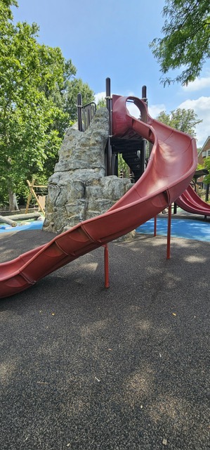 DCDGS's tweet photo. 🛝Slide right on over to a @dcdpr park this week! DGS continues to maintain the District, making repairs &amp; replacements to our recreational spaces, including at Palisades Park, to ensure our environments remain safe &amp; fun for all to enjoy. https://t.co/cQT2GfeRnR