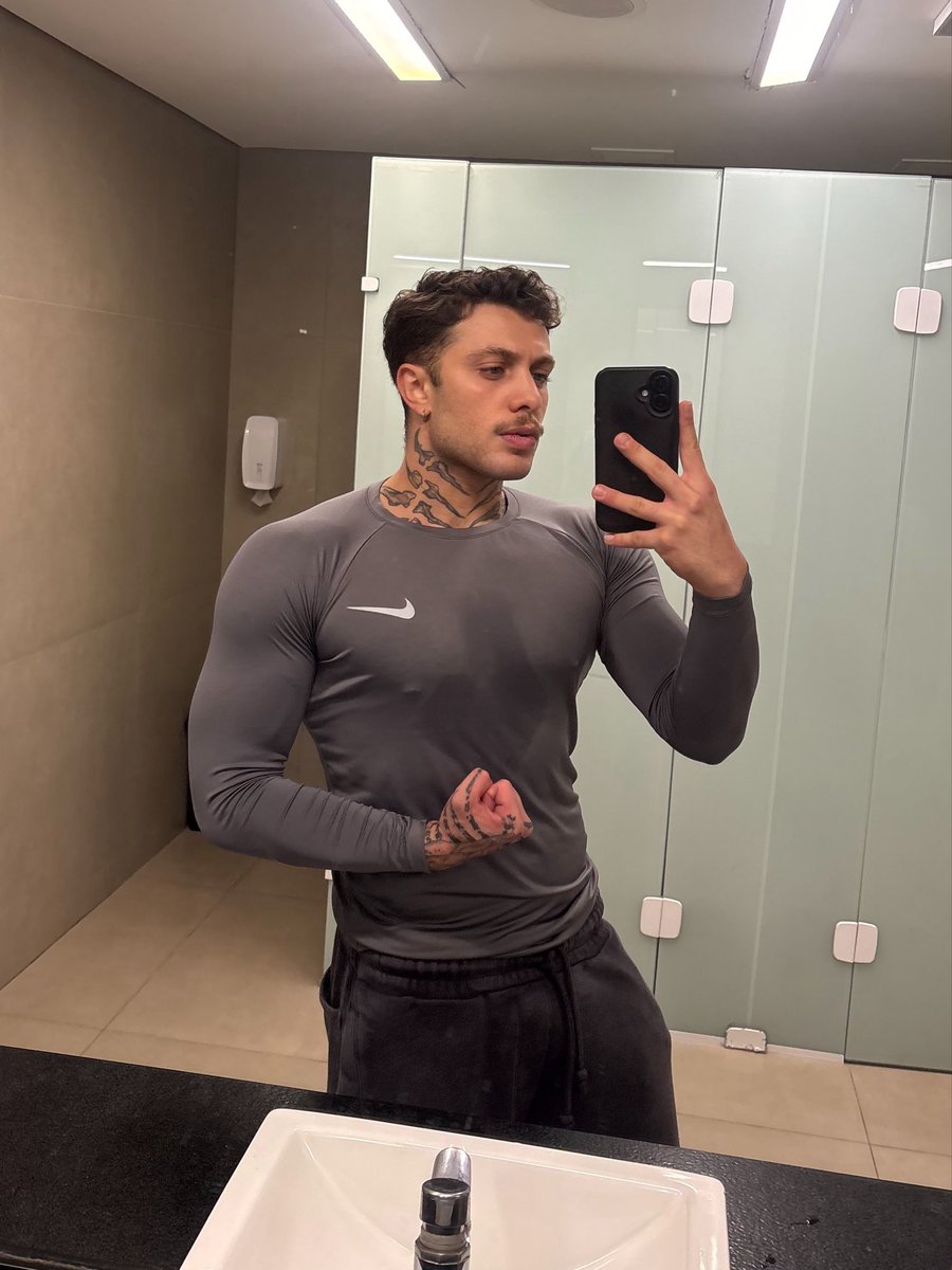 Renansillveira's tweet photo. Treinin de hoje 💪🏻 https://t.co/hZDnKY5RWd