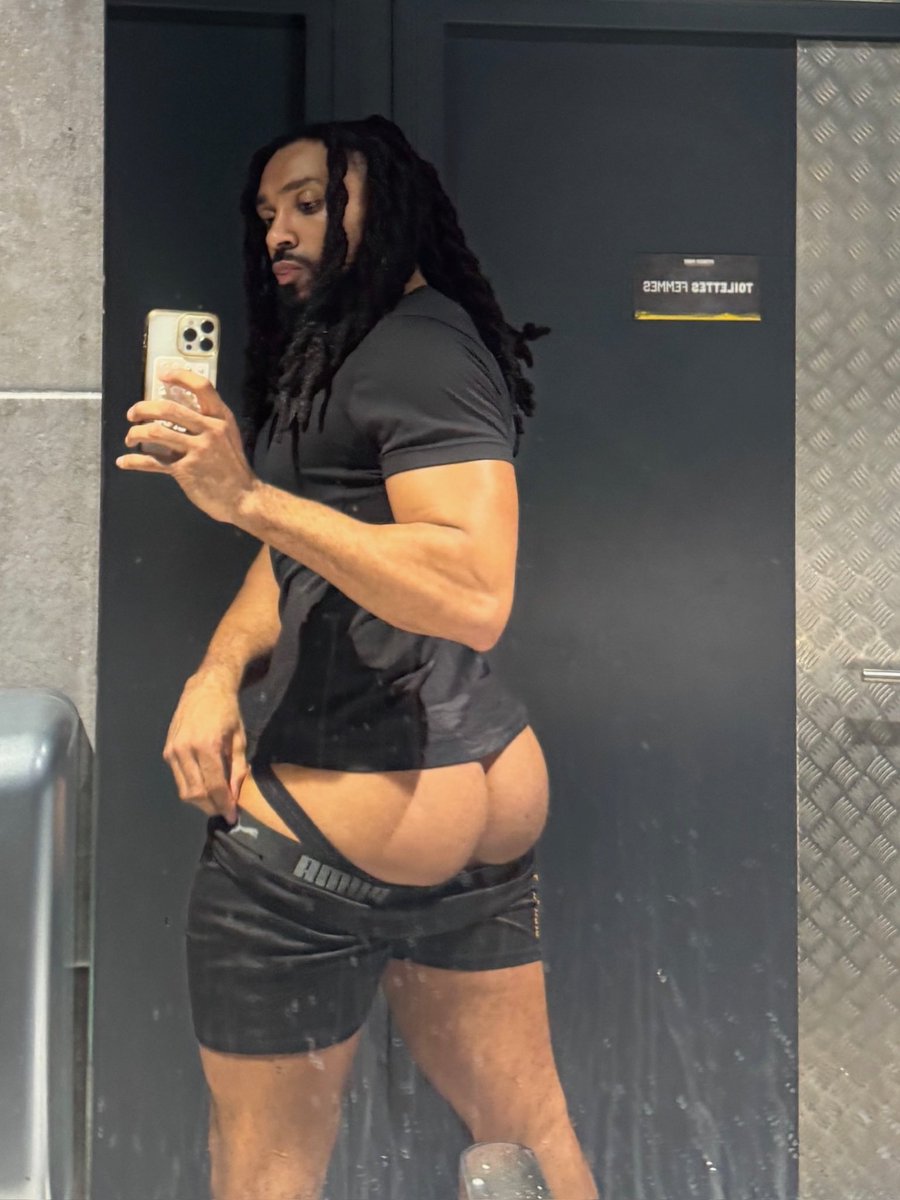 monkey_dik's tweet photo. Outfit for my #legday 🦵🏽 https://t.co/As8bCOgd5o
