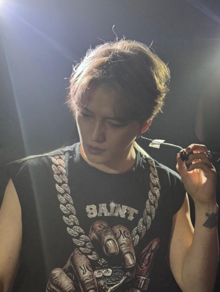 LVuuLqdDqM39818's tweet photo. ° :🐬° :🐬° :🐬° :🐬° :🐬° :🐬
ジェジュン😎おはようございます。昨日も沢山ありがとう❤そして『真剣遊戯』テレビ出演😆🍀👏👏　(o´∀`)♪うれしい❣️今日も体調に気をつけて🥤良い一日を🌈🍀👍
(ღˇᴗˇ)｡o♡今日も大好き♡
@bornfreeonekiss 
#ジェジュン #김채종 #金在中 #jaejoong https://t.co/N2LFK6wtEL