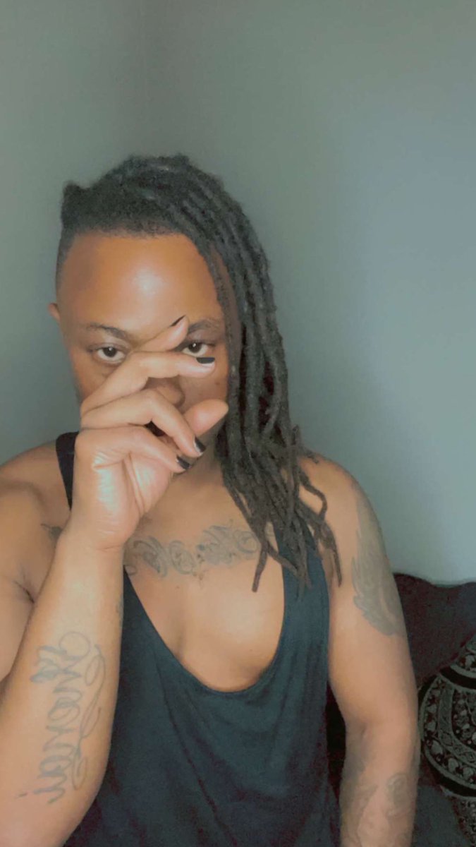 cestfade's tweet photo. People constantly asking to see my face. The pressure 🥱😮😠😫 https://t.co/4FtIksA5gi