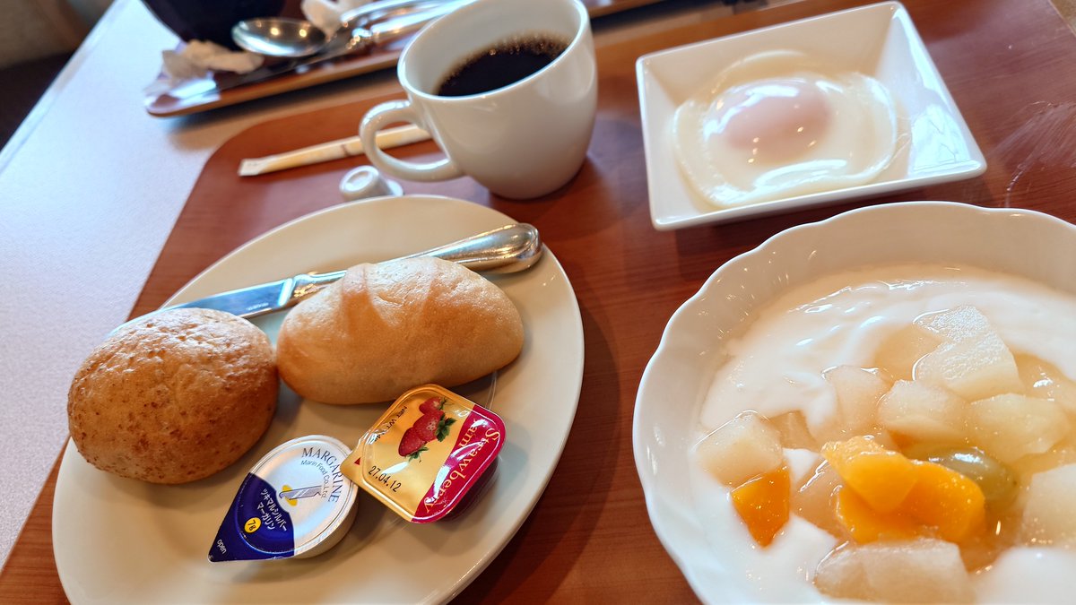 kammyryvius's tweet photo. 朝ご飯。
昔ほど胃が大きくないので2回転。 https://t.co/Bg8fOSRVew
