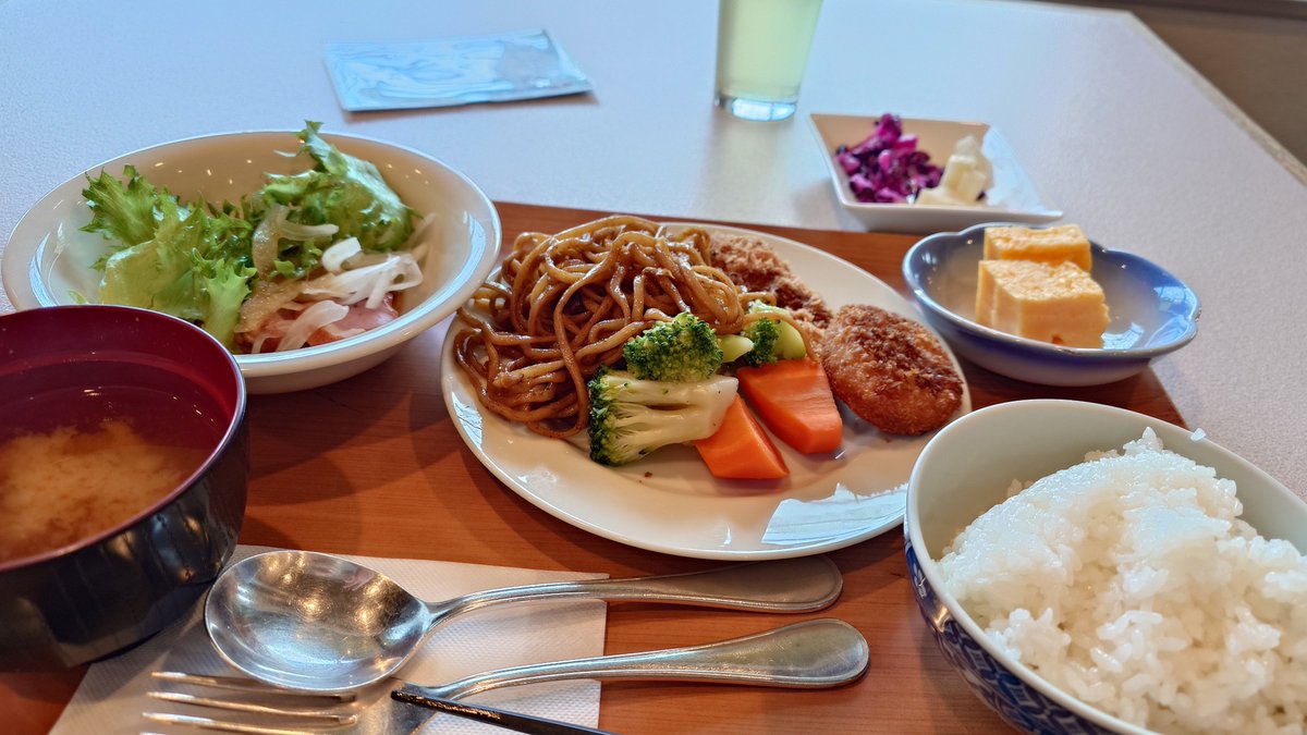 kammyryvius's tweet photo. 朝ご飯。
昔ほど胃が大きくないので2回転。 https://t.co/Bg8fOSRVew