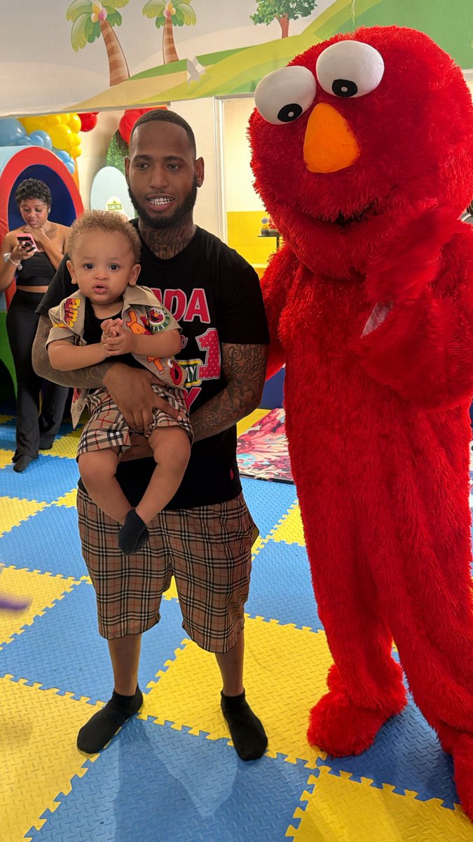 FatBoyHari's tweet photo. #1OfGodsFavoriteNiggas #HappyBirthdayBabyBoy Love ya foreva kidd 🫀 https://t.co/LU115YGp55