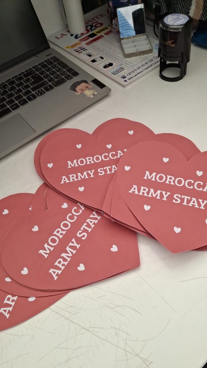 BTSMarigolds's tweet photo. Moroccan ARMY in Paris  🇲🇦

We'd love for you to join @MoroccanArmyy's project by printing these hearts, cutting them out, and bringing them with you 💜

Let's show BTS that MOROCCAN ARMY STAYED and is waiting for them 🥺🇲🇦

#ProjectFromEverywhereToKorea
#MarigoldsEverywhere https://t.co/MevOp44eaE