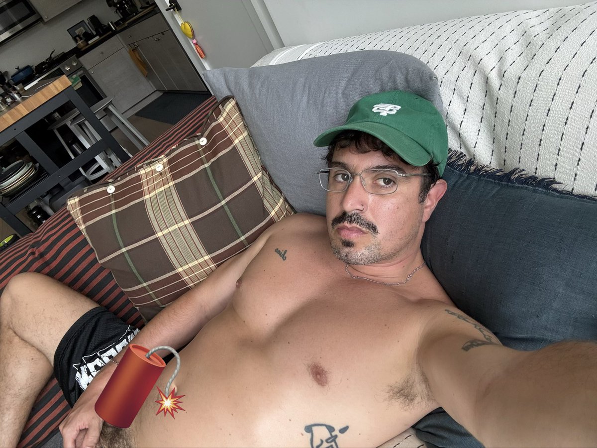 popperburn's tweet photo. 🧨 https://t.co/ykNtZtdTIS