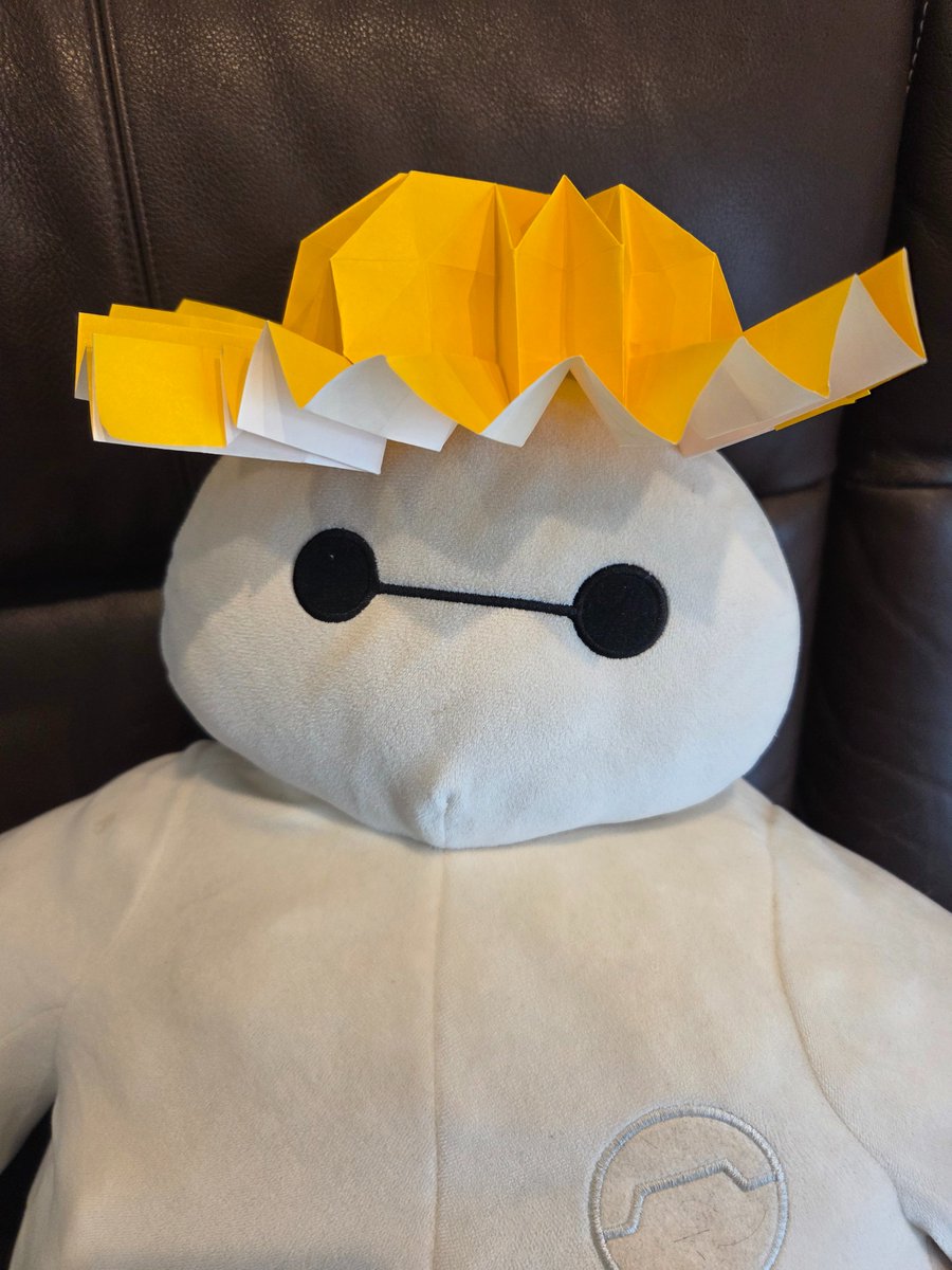 urwOrigami's tweet photo. #浦高　#折り紙
作品名　Super Easy Flasher Hat
出展　JeremyShaferOrigami (Youtube https://t.co/nTliMpuHYn)
折り手　わらどっこ

今回は35センチ平方を使ったので今度作るときはもう少し大きめの紙を使って実際に被れるようにしたいです！ https://t.co/20mZse4SZS