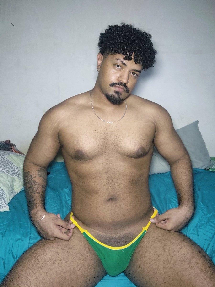 mateusforte's tweet photo. De calcinha pode? https://t.co/HwF2bwAHbF