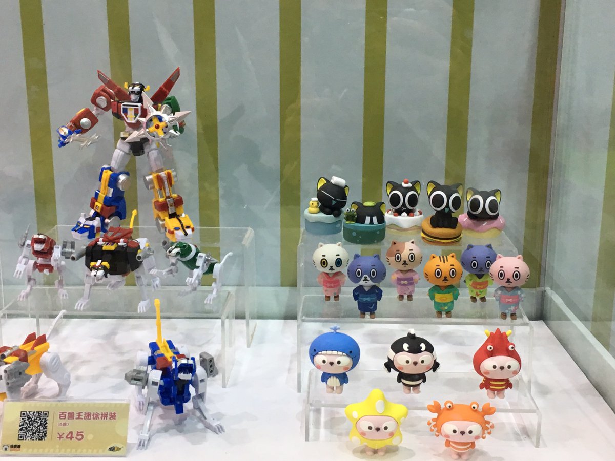 firvne1's tweet photo. Just had the best day ever at the anime convention! Met my favorite VA, scored exclusive merch, and made new anime-loving buddies—total fangirl/geek moment https://t.co/1XPQ3mzAEo
