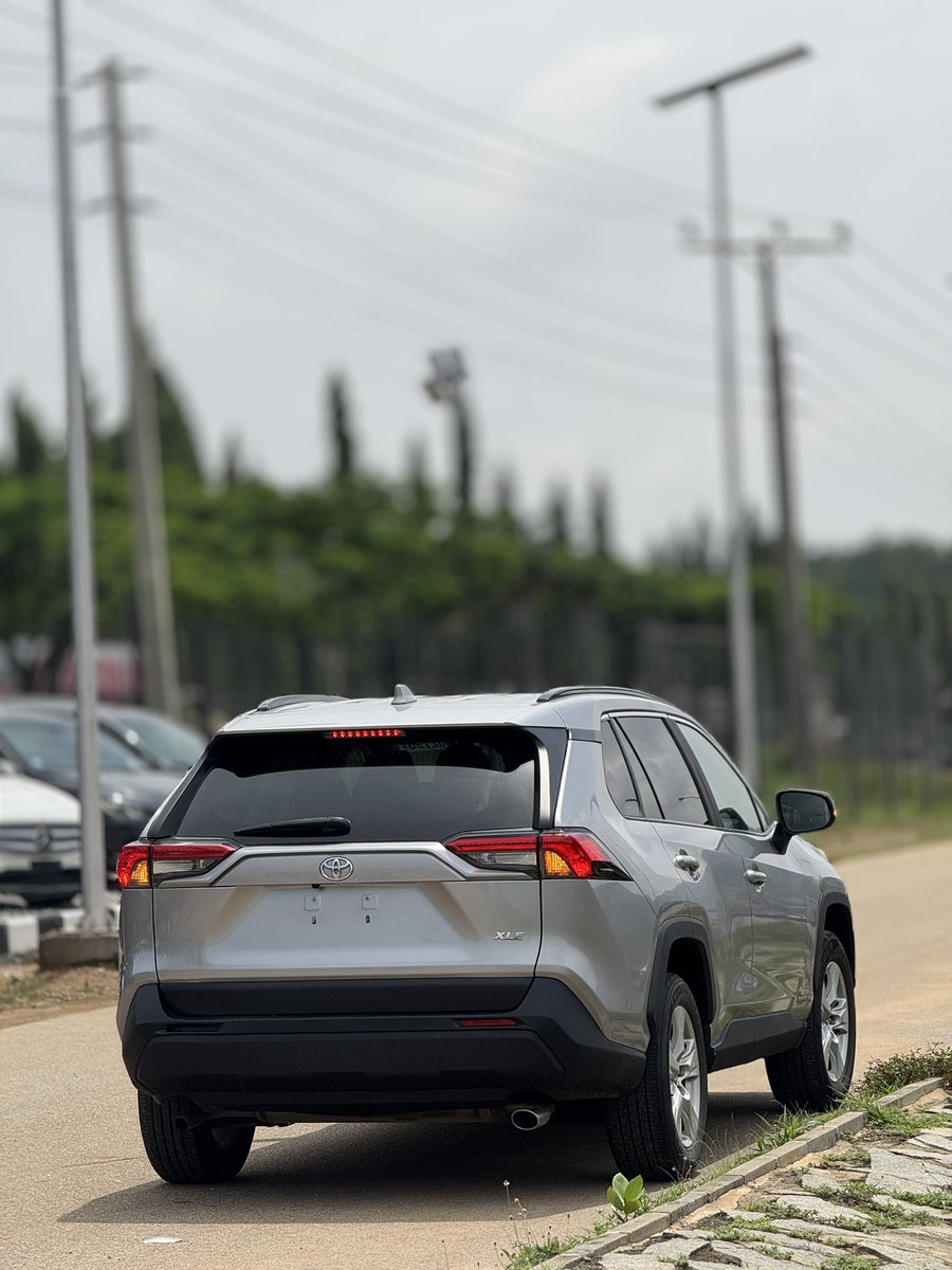 cars_abuja's tweet photo. Foreign Used
TOYOTA RAV4 XLE
2020 Model 
With duty
N46M 
Abuja
Call 📞 dm:08138804330 https://t.co/j9ex1g81m3