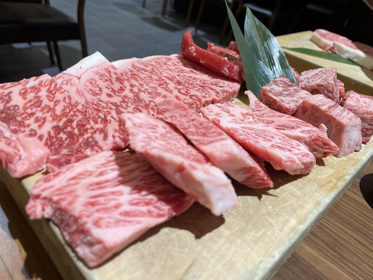 maru_fbab's tweet photo. @mimudotp 

To #MimPanthita💌
There are so many delicious restaurants in Japan. 
I’d be so happy if you could visit someday. 🍖🍣🍚🍲🍔🍝🍺 https://t.co/7nN9jGQ2Af