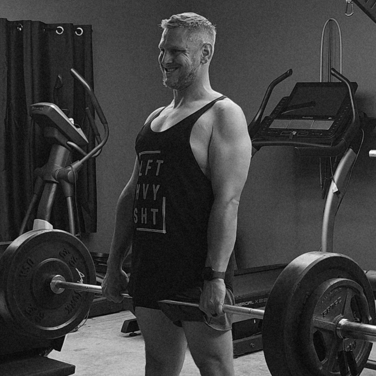 Codjadam's tweet photo. Forcing myself to work on RDLs and regular Deadlifts. Form needs work, for sure, but practice makes perfect.
What are YOU working on in your life? Could be gym related or otherwise.
#fitness #OwnYourStory #motivation #instafit #sweatinstyle https://t.co/YRgIH6ayNV