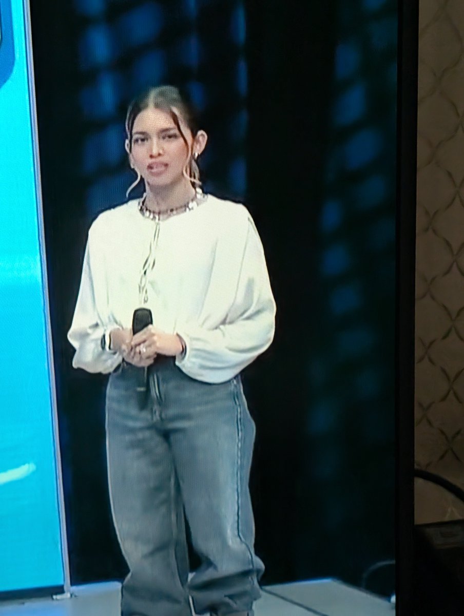 DungoCece's tweet photo. See you later @mainedcm sa #EatBulaga and your Ootd 👗👖👠💄💋 Kaya kitakits mga #LegitDabarkads 💛🌻🦋 Abangers nahhhh 💛🌻🦋 #TVJonTV5 

@mainedcm #MaineMendoza 
#MaineMendozaAtayde 
@EatBulaga 
💛💛💛💛💛💛💛💛💛💛💛💛💛💛💛 https://t.co/xYhuprGQ0N