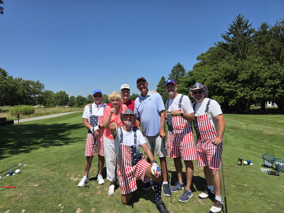 devowood's tweet photo. Great time today at The Tom Dakich Memorial. Thank you @dandakich You and @CoachLLRD do an amazing job with Dakich Cycles For the City. Everyone @GCIgolf for being a great host. @RacingRachelM you are always fun. Dan I love seeing your mom. She's so proud of you. https://t.co/W89w79tJzd