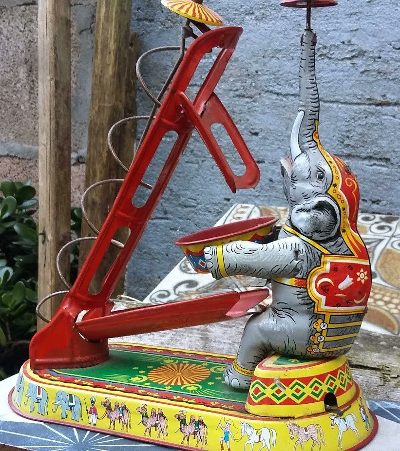 MOHAWK_RETRO's tweet photo. Check out #Antique #Vintage #USZone #Germany #JW #Tin #Litho #WindUp #Mechanical #clockwork #Performing #Circus #Elephant 1945-55 #toy #1940s #project #collection 🐘🎁🎈 https://t.co/beTmtcZfkV #eBay via @eBay_UK https://t.co/x3KRHf3Jf6